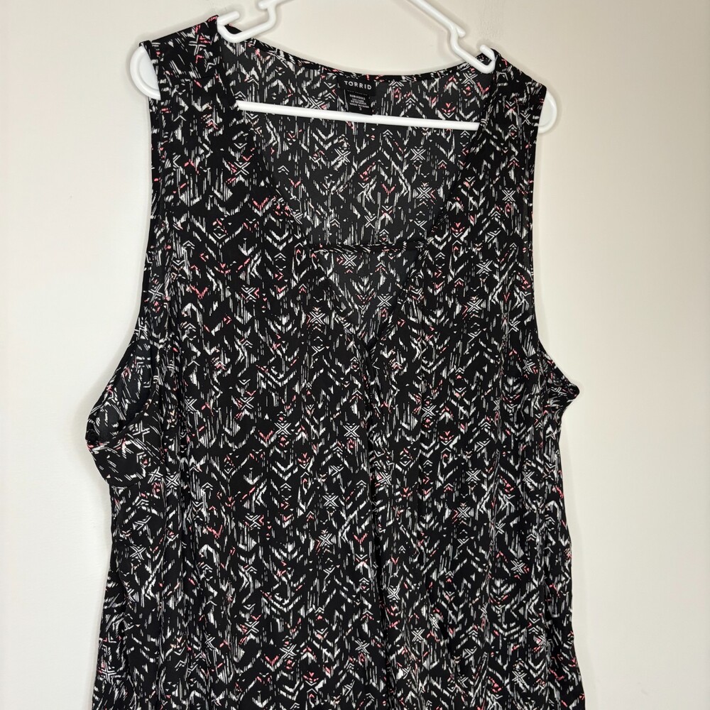TORRID Georgette Tank Womens 3X Black Pink Abstract V-Neck Flowy Lightweight